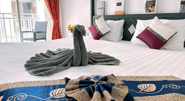 Двухместный номер Superior с балконом Hotel Baya Phuket - Rooftop Pool, Next to Food Market & Steps to Beach