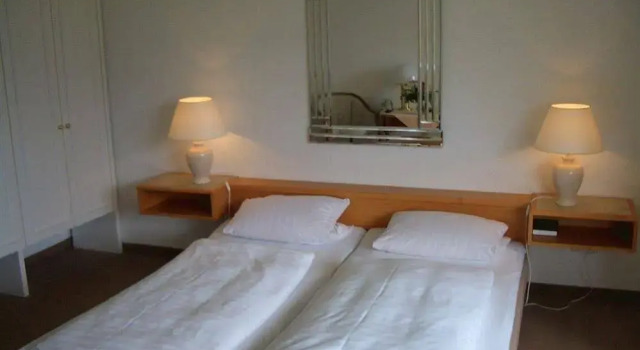 Hotel Flora, Rezervovat Hotel Hotely v Bavorsko s parkováním, Parkování