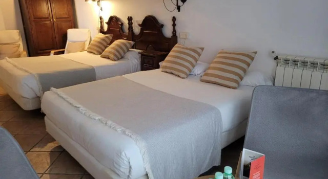 Трёхместный номер Standard с балконом Hotel El Balcon de las nieves