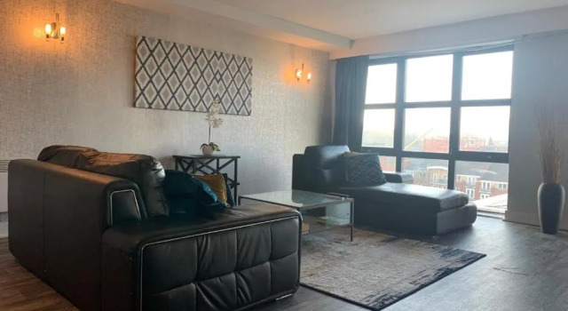 Luxury 9ine Bull Ring Apartment, Stunning city view, Free Parking, Amazing Fireplace, Забронировать Апартаменты/квартира Отели Бирмингема с парковкой, рядом с Бирмингемский городской университет, Парковка