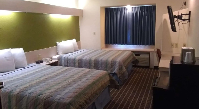 Standardowy czteroosobowy pokój Travelodge by Wyndham Chadron