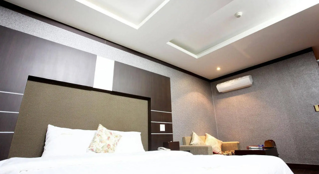 Luxury Hotel, Prenota Hotel Osan Gyeonggi-do