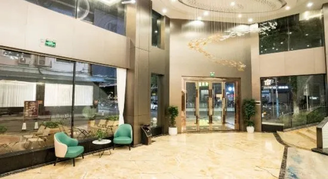 Tianzhu Holiday Hotel (Guangzhou North Railway Station Huadu Square), Boek Hotel Hotels in Guangdong met parkeren, Parkeren