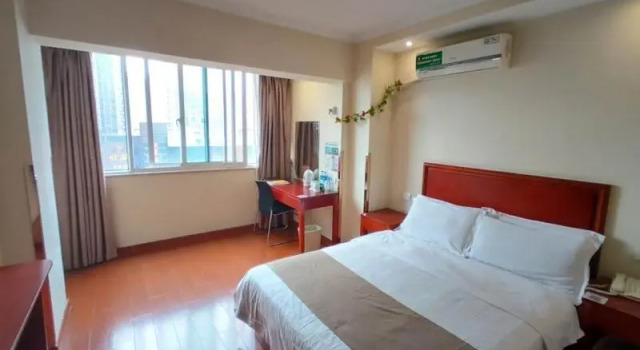 GreenTree Inn Hangzhou Xiasha Development Zone Dongsha Business Center Express Hotel, Забронировать Отель Отели Цзянган с парковкой, Парковка