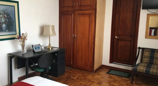 Двухместный номер Luxury с 2 комнатами Hostal Mitad del Mundo