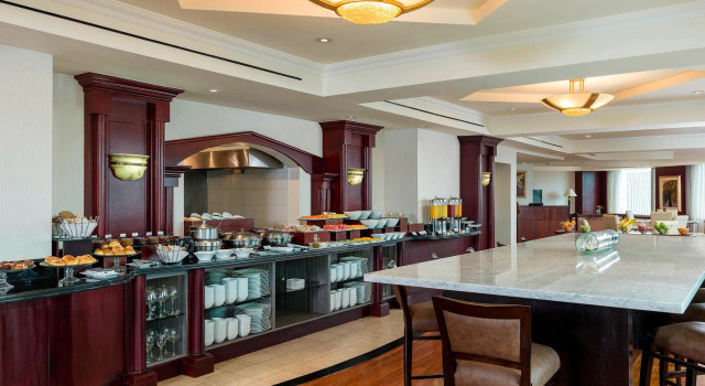 Четырёхместный номер Executive JW Marriott Quito