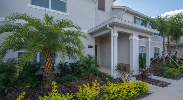 Pleasant home near Disney with private pool, Rezerwuj Hotel Hotele w Kissimmee z parkingiem, Parking