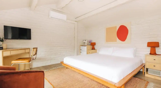 The Green Room Hotel