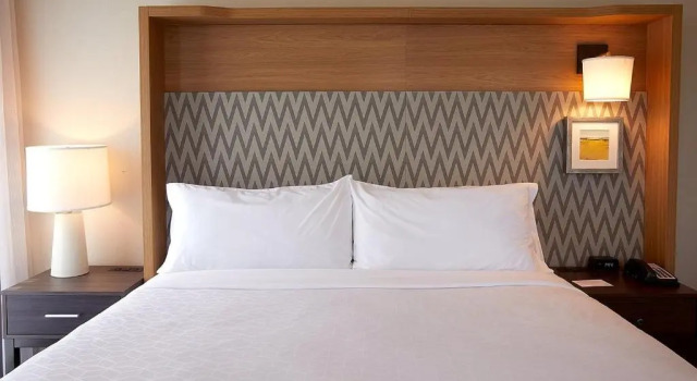 Номер Standard Holiday Inn Louisville Downtown by IHG