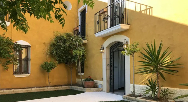 Villa with 9 bedrooms in Can Trabal with wonderful mountain view private pool enclosed garden 12 km from the beach, Reserva ahora Villa Can Trabal Cataluña