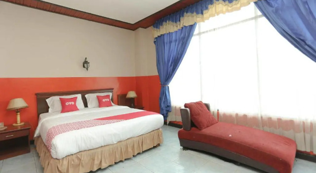 Люкс Deluxe Urbanview Hotel Kharisma Banjarmasin