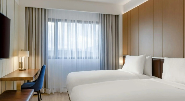 AC Hotel by Marriott Saint-Julien-en-Genevois, Prenota Hotel Saint-Julien-en-Genevois Ginevra -  Lato Francese