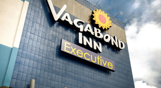 Vagabond Inn Executive Bakersfield Downtowner, Забронировать Отель Отели Бейкерсфилд с бассейном, рядом с Mercy Hospital Downtown - Bakersfield, Бассейн