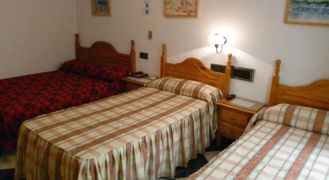 Трёхместный номер Standard Hotel Guillermo II