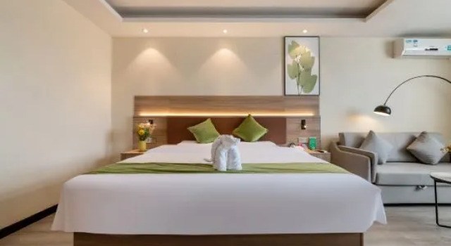 Двухместный номер Standard GreenTree Inn HaiKou Longhua District JinNiu Road Hotel