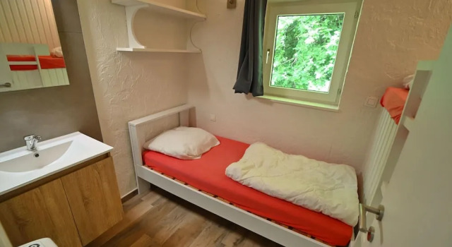 Bungalow in Virton by Vallee de Rabais Lake, Забронировать Отель Отели Виртон с парковкой, Парковка
