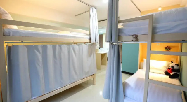 Lucky panda Hotel, Забронировать Отель Отели Чиангмай с парковкой, рядом с Wat Srisupan, Парковка