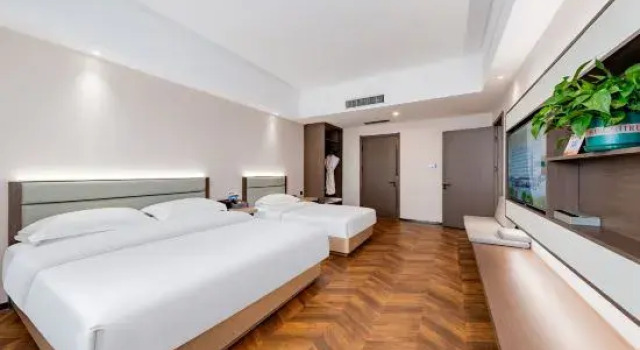 Семейный люкс Luxury с 4 комнатами Ordos Yellow River·Sunshine Hotel (Yinken Park Branch, Dalate Banner)
