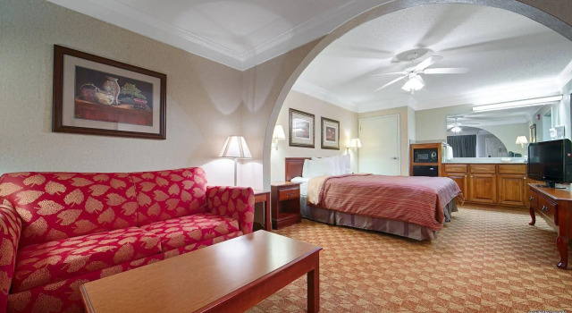 Peach State Inn & Suites, Забронировать Отель Хокинсвилл Джорджия, рядом с Мемориальный парк ветеранов Хокинсвилла
