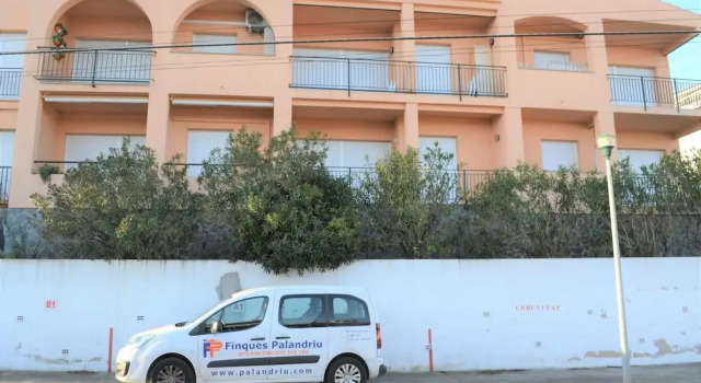 Cau Del Llop 12, Забронировать Отель Отели Льянсса с парковкой, рядом с Музей акварели Фонда Жозепа Мартинеса Лосано, Парковка