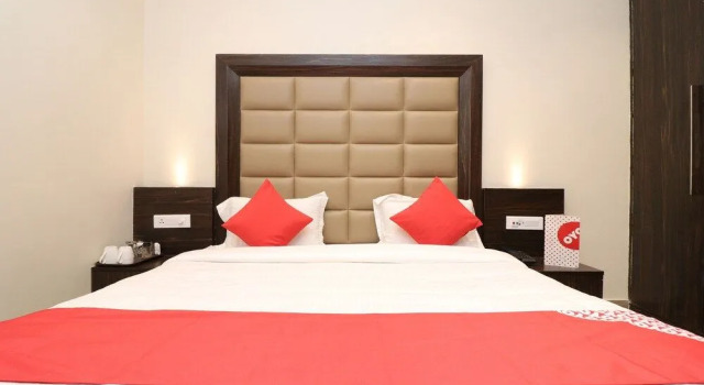 OYO 24608 Sanjay Galaxy Premium