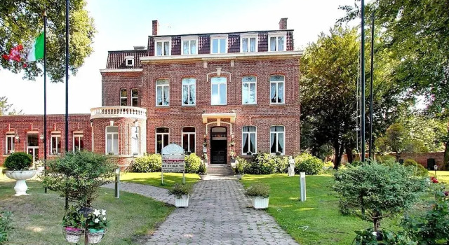 Logis Manoir de Fourcy, Забронировать Отель Отели Па-де-Кале с завтраком, Завтраки