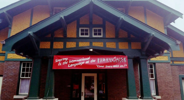 HI Little Rock Firehouse Hostel & Museum, Забронировать Хостел Отели Литтлрок с завтраком, рядом с Robinson Center Music Hall, Завтраки