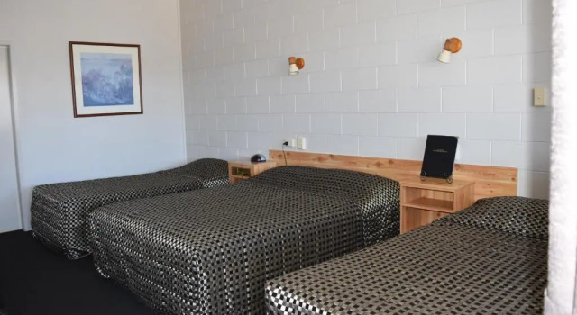 Трёхместный номер Standard Black Diamond Motel