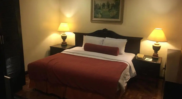 Люкс Lourdes Family Suites Makati powered by Cocotel