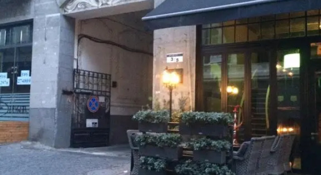 Apartment On Tabidze 3/5, Забронировать Апартаменты/квартира Отели Тбилиси с парковкой, рядом с Парк Рике, Парковка