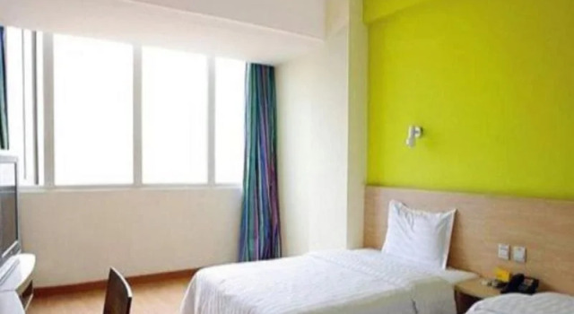 Home Inn Guiyang Normal University, Забронировать Отель Недорогие отели Гуйян, рядом с Modern Capital, недорого