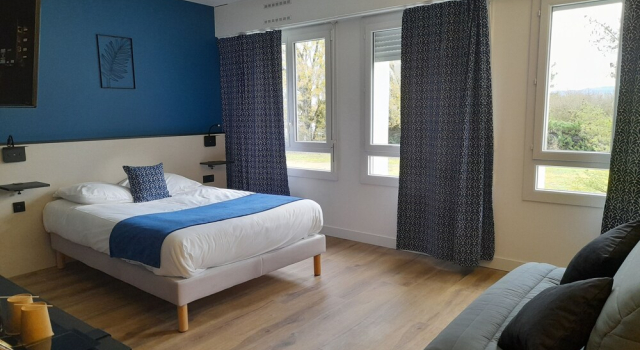 Le Riccoty, Rezervați Hotel Blyes 