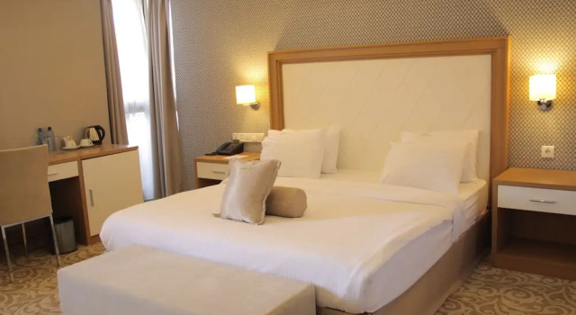 Двухместный номер Standard с балконом и с видом на город Momona Hotel