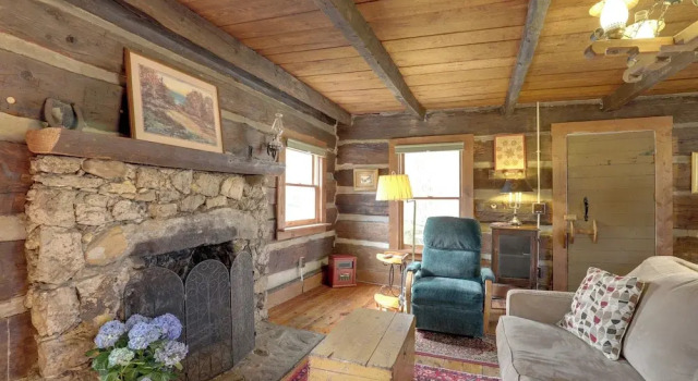 Scenic Hot Springs Retreat Near Appalachian Trail!, Забронировать Апартаменты/квартира Хот Спрингс Северная Каролина