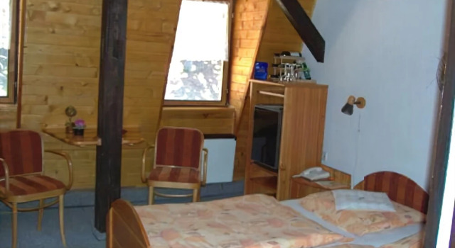 Hotel Koliba, Забронировать Отель Отели Мареанске-Лазне с парковкой, рядом с The Forest Spring, Парковка