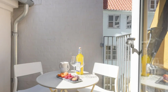 Апартаменты Regent 6- Cozy 1-bdr Apt With Terrace in the Centre of Copenhagen