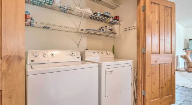 2 Mi to Donner Lake: Walkable Truckee Condo!, Забронировать Апартаменты/квартира Траки Скво-Вэлли, рядом с Музей KidZone