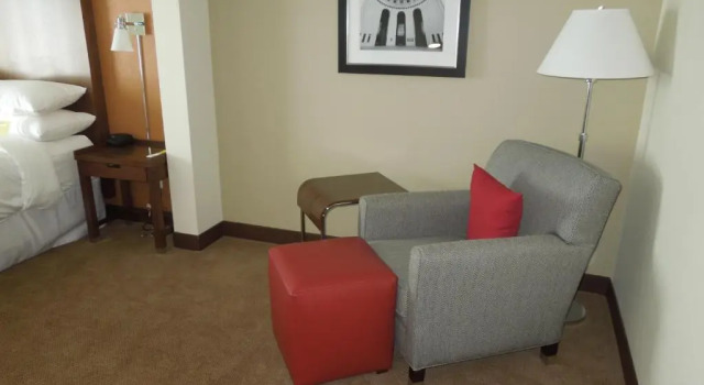 Двухместный номер Standard Four Points by Sheraton Columbus-Polaris