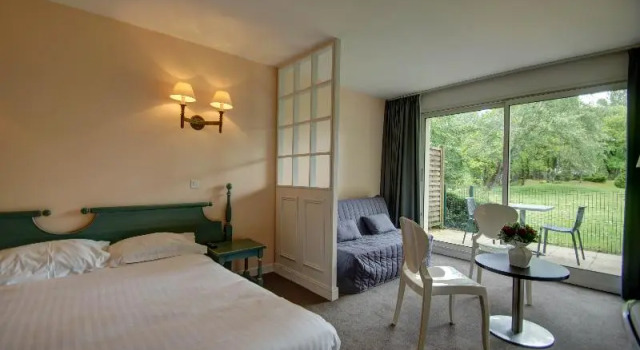 Двухместный номер Classic с балконом Hôtel du Parc