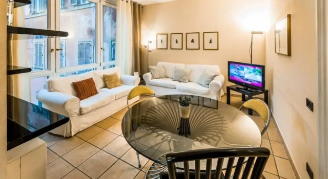Unique Grand Trevi Fountain Apartment
