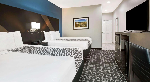 Четырёхместный номер Standard La Quinta by Wyndham Sulphur Springs