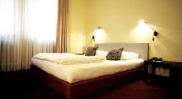 Hotel Ottheinrich, Забронировать Отель Вайнхайм 