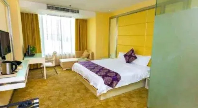 Mingyuehu Hotel (Pingguo People's Hospital Shop), Rezerwuj Hotel Hotele w Baise z parkingiem, Parking