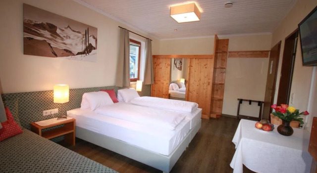 Haus Alexander, Book Hotel Maistatt 