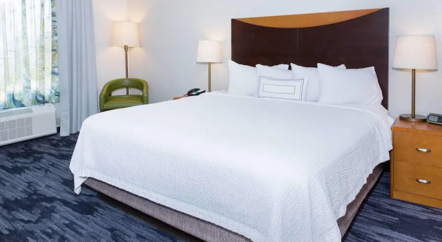 Номер Deluxe AmericInn by Wyndham Hays