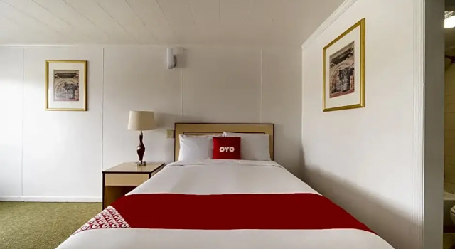 Четырёхместный номер Standard Gordon Highway Inn