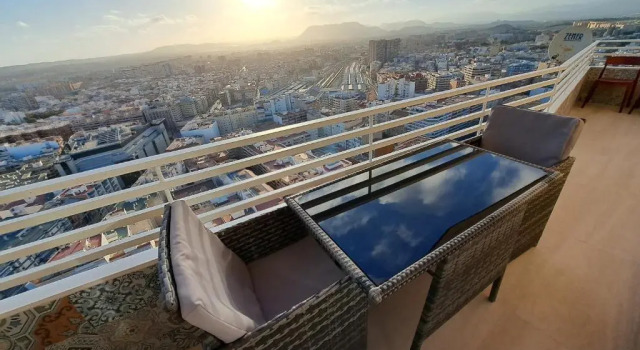 Студия Alicante Skylights Apartments