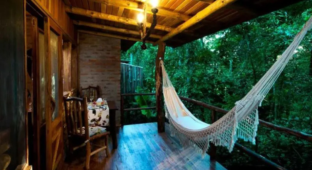 Трёхместный номер Standard с балконом La Aldea De La Selva Lodge