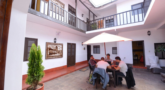 Yabar Hotel Plaza