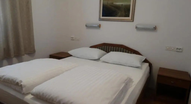 Apartments Kalina, Prenota Appartamento Hotel a Croatian Islands con piscina, Piscina
